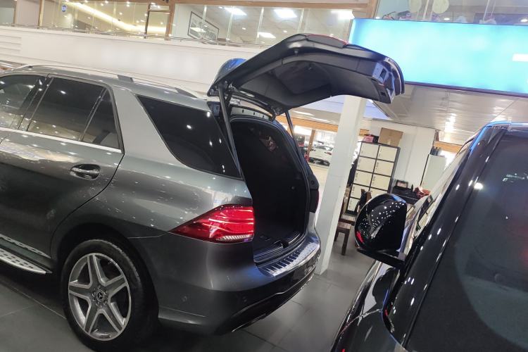 Used Mercedes-Benz GLE-Class 2019 GLE 400 4MATIC Exclusive Edition Trunk
