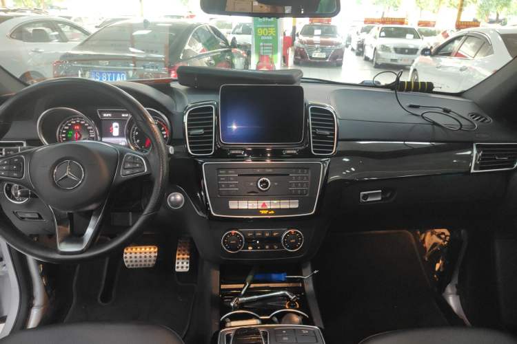 Used Mercedes-Benz GLE-Class 2019 GLE 400 Luxury Package Sport Package Radar Package Night Package Plus Edition Audio And AC Panel