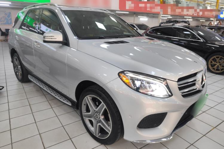 Used Mercedes-Benz GLE-Class 2019 GLE 400 Luxury Package Sport Package Radar Package Night Package Plus Edition Front Right 45 Deg
