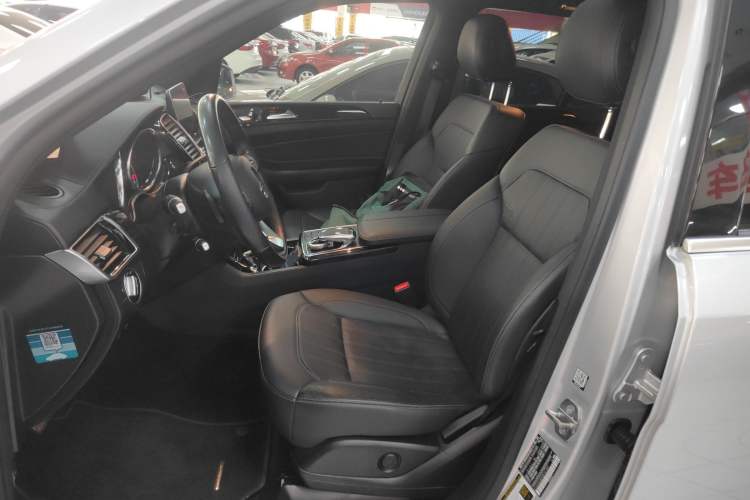 Used Mercedes-Benz GLE-Class 2019 GLE 400 Luxury Package Sport Package Radar Package Night Package Plus Edition Left Front Seat