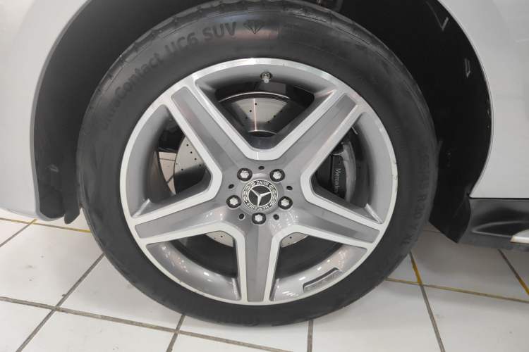 Used Mercedes-Benz GLE-Class 2019 GLE 400 Luxury Package Sport Package Radar Package Night Package Plus Edition Left Front Wheel Hub