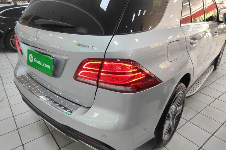 Used Mercedes-Benz GLE-Class 2019 GLE 400 Luxury Package Sport Package Radar Package Night Package Plus Edition Right Rear Taillight