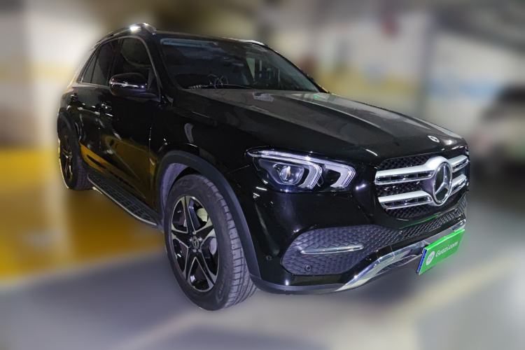 Used Mercedes-Benz GLE-Class 2020 GLE 450 4MATIC Stylish Model Front Right 45 Deg