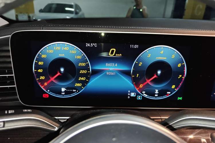 Used Mercedes-Benz GLE-Class 2020 GLE 350 4MATIC Stylish Model Instrument Cluster
