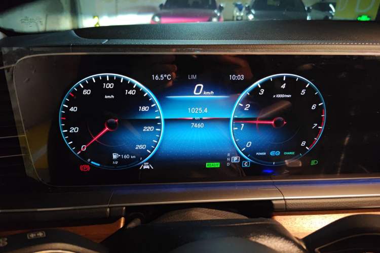 Used Mercedes-Benz GLE-Class 2020 GLE 450 4MATIC Stylish Model Instrument Cluster