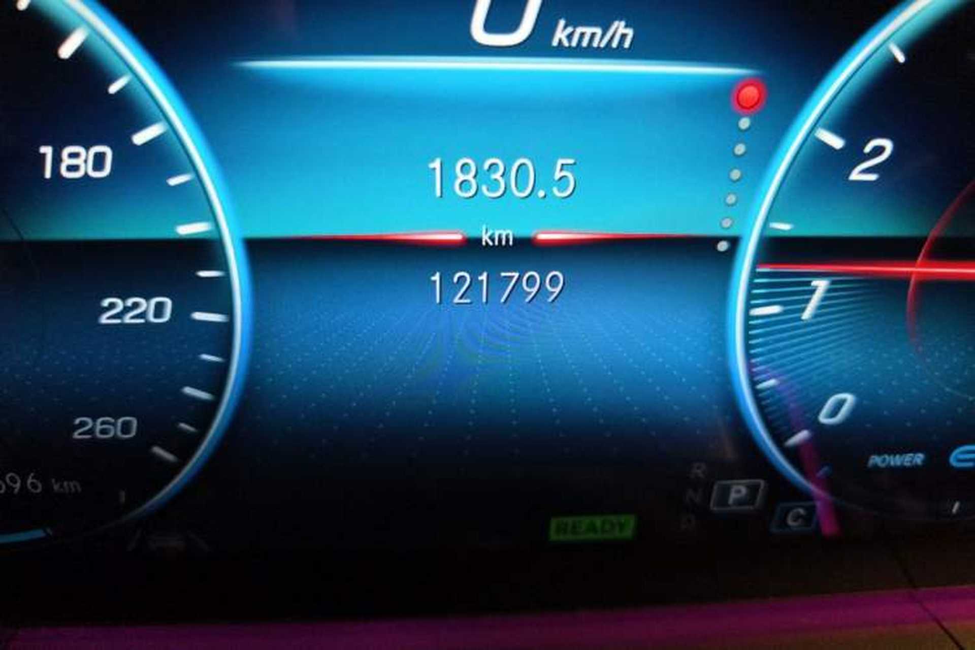 Used Mercedes-Benz GLE-Class  Odometer Close Up