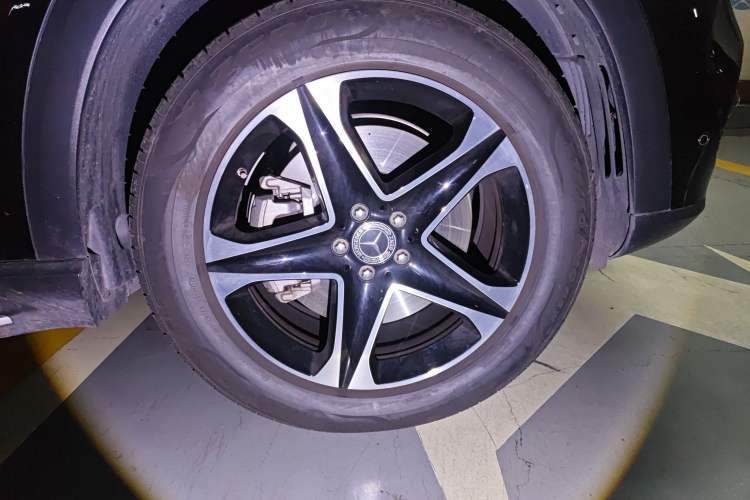 Used Mercedes-Benz GLE-Class 2020 GLE 450 4MATIC Stylish Model Right Front Wheel Hub