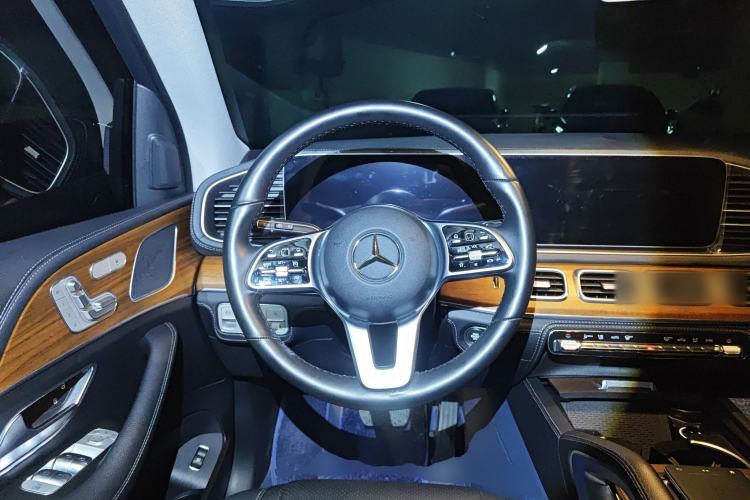 Used Mercedes-Benz GLE-Class 2020 GLE 450 4MATIC Stylish Model Steering Wheel