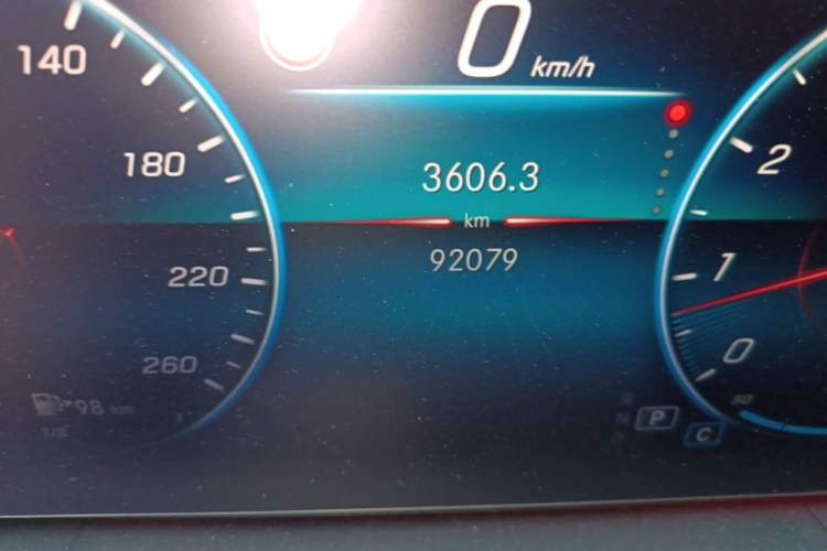 Used Mercedes-Benz GLE-Class 2020 GLE 350 U.S. specification Odometer Close Up