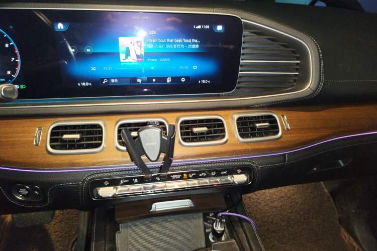 Used Mercedes-Benz GLE-Class 2020 GLE 450 4MATIC Stylish Model Audio And AC Panel