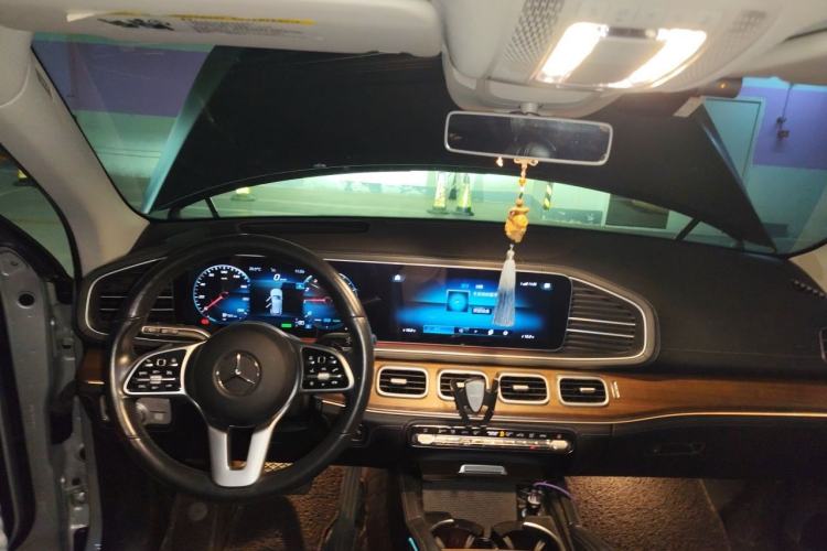 Used Mercedes-Benz GLE-Class 2020 GLE 450 4MATIC Stylish Model Center Console