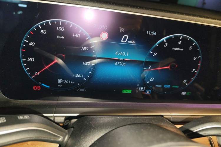 Used Mercedes-Benz GLE-Class 2020 GLE 450 4MATIC Stylish Model Odometer Close Up