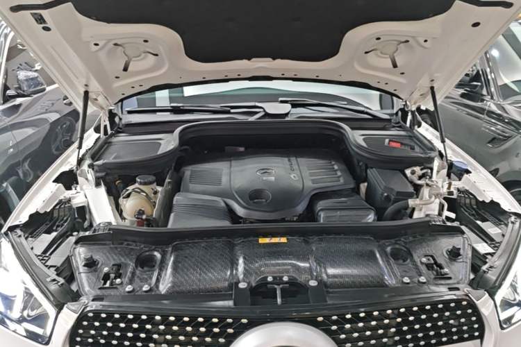 Used Mercedes-Benz GLE-Class  Engine Bay