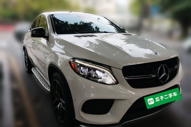 Used Mercedes-Benz GLE-Class  Front Right 45 Deg