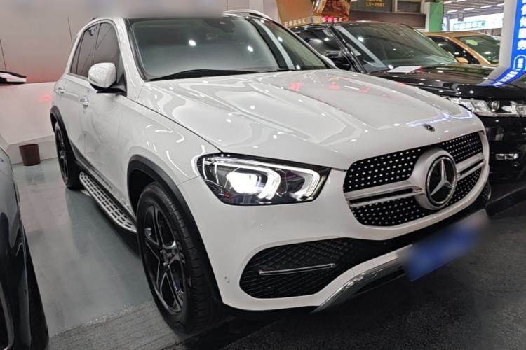 Used Mercedes-Benz GLE-Class  Front Right 45 Deg