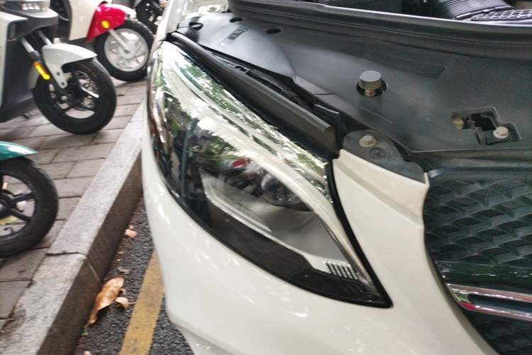 Used Mercedes-Benz GLE-Class  Right Front Headlight