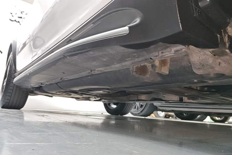 Used Mercedes-Benz GLE-Class  Right Side Sill