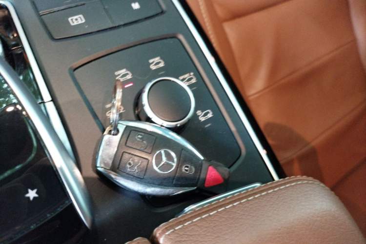 Used Mercedes-Benz GLE-Class  Vehicle Key