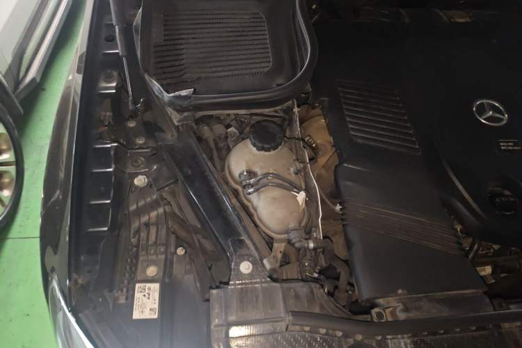 Used Mercedes-Benz GLE-Class  Engine Bay Right