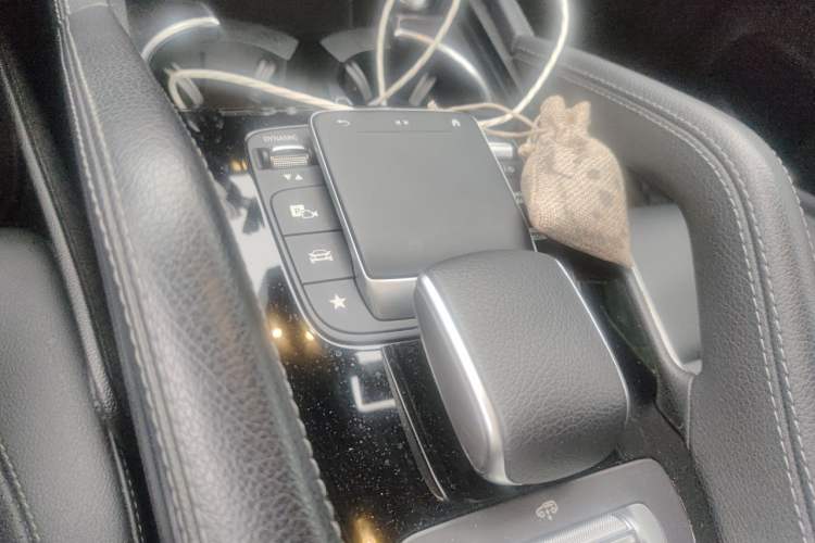 Used Mercedes-Benz GLE-Class 2021 GLE 450 4MATIC AMG Line Gear Lever