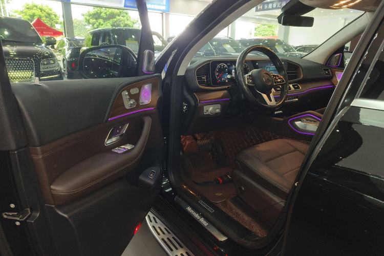 Used Mercedes-Benz GLE-Class 2021 GLE 450 4MATIC AMG Line Interior 3