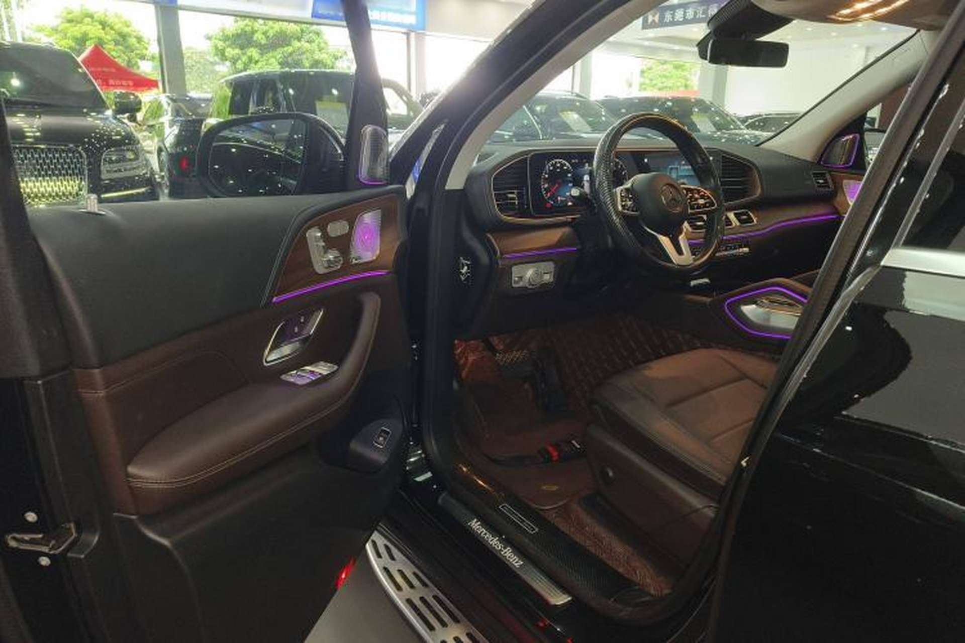 Used Mercedes-Benz GLE-Class 2021 GLE 450 4MATIC AMG Line Interior 3