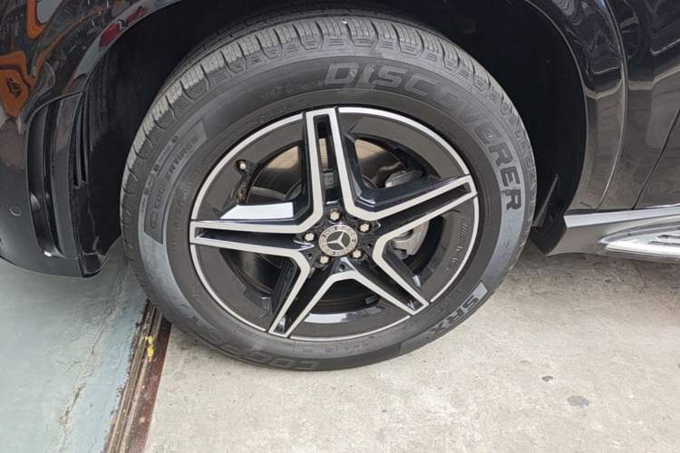 Used Mercedes-Benz GLE-Class 2021 GLE 350 4MATIC Dynamic Edition Left Front Wheel Hub