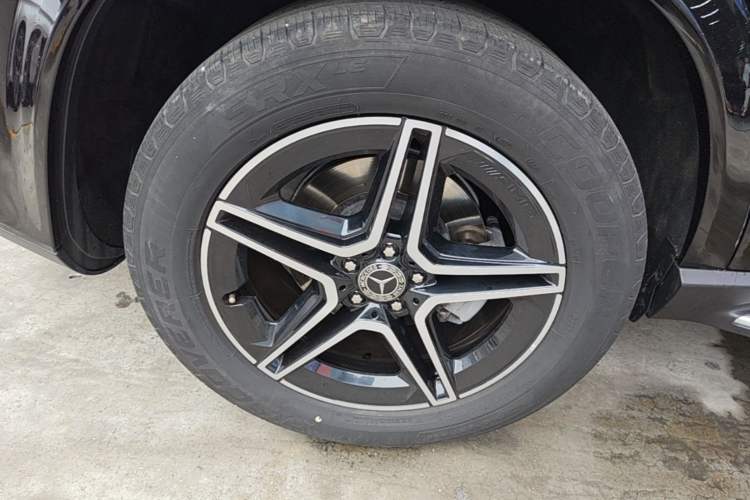 Used Mercedes-Benz GLE-Class 2021 GLE 350 4MATIC Dynamic Edition Right Rear Wheel Hub