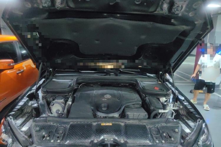 Used Mercedes-Benz GLE-Class  Engine Bay