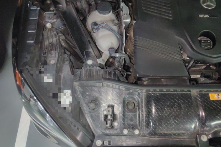 Used Mercedes-Benz GLE-Class  Engine Bay Right