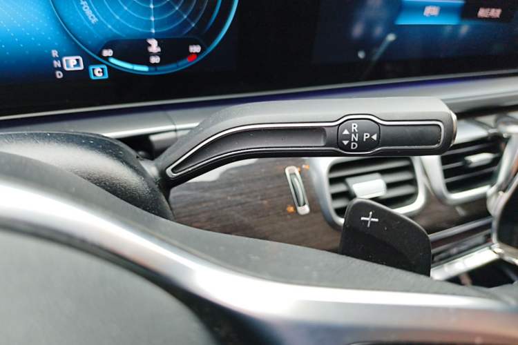 Used Mercedes-Benz GLE-Class 2022 GLE 350 4MATIC Dynamic Edition Gear Lever