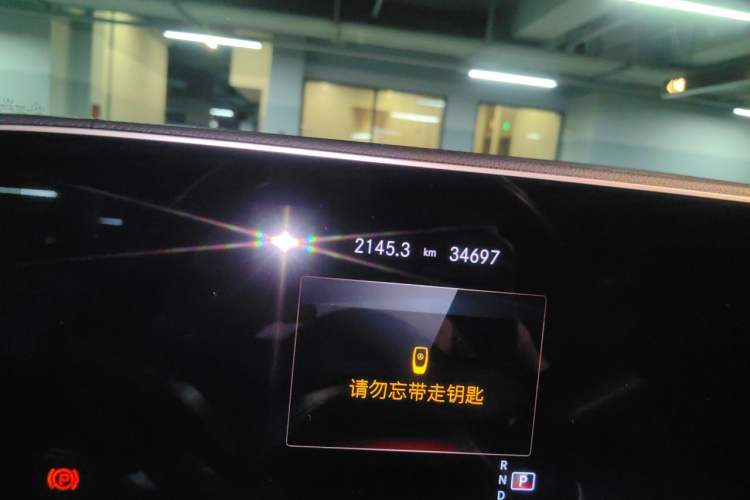 Used Mercedes-Benz GLE-Class  Odometer Close Up