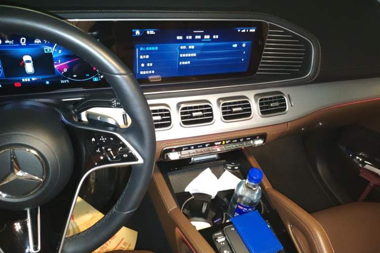 Used Mercedes-Benz GLE-Class 2023 GLE 450 4MATIC AMG Line Audio And AC Panel