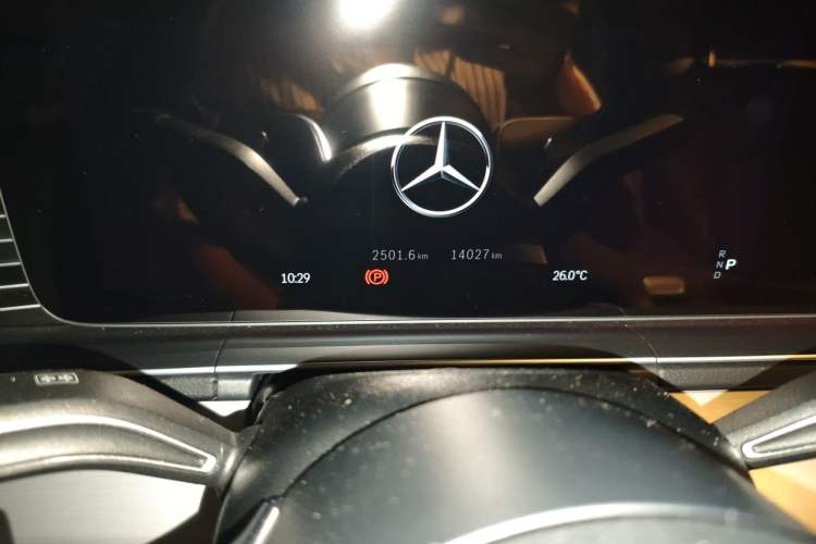 Used Mercedes-Benz GLE-Class 2023 GLE 450 4MATIC AMG Line Odometer Close Up