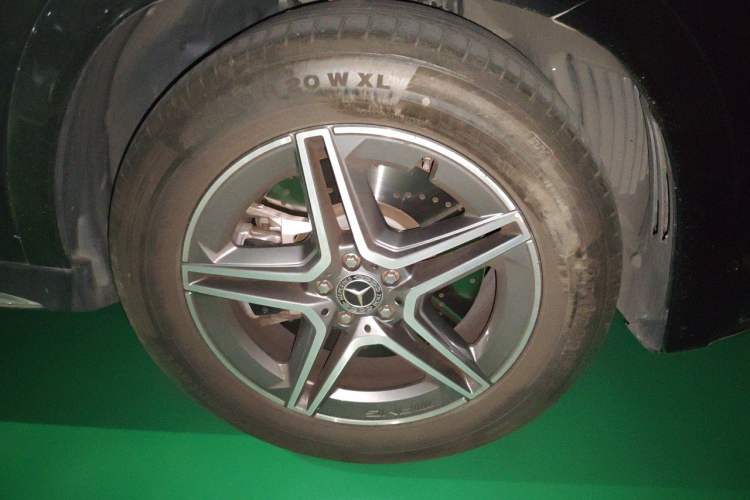 Used Mercedes-Benz GLE-Class 2023 GLE 450 4MATIC AMG Line Right Front Wheel Hub