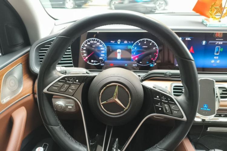 Used Mercedes-Benz GLE-Class 2024 GLE 450 4MATIC Stylish Model Steering Wheel