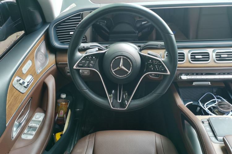 Used Mercedes-Benz GLE-Class 2024 GLE 450 4MATIC Stylish Model Steering Wheel