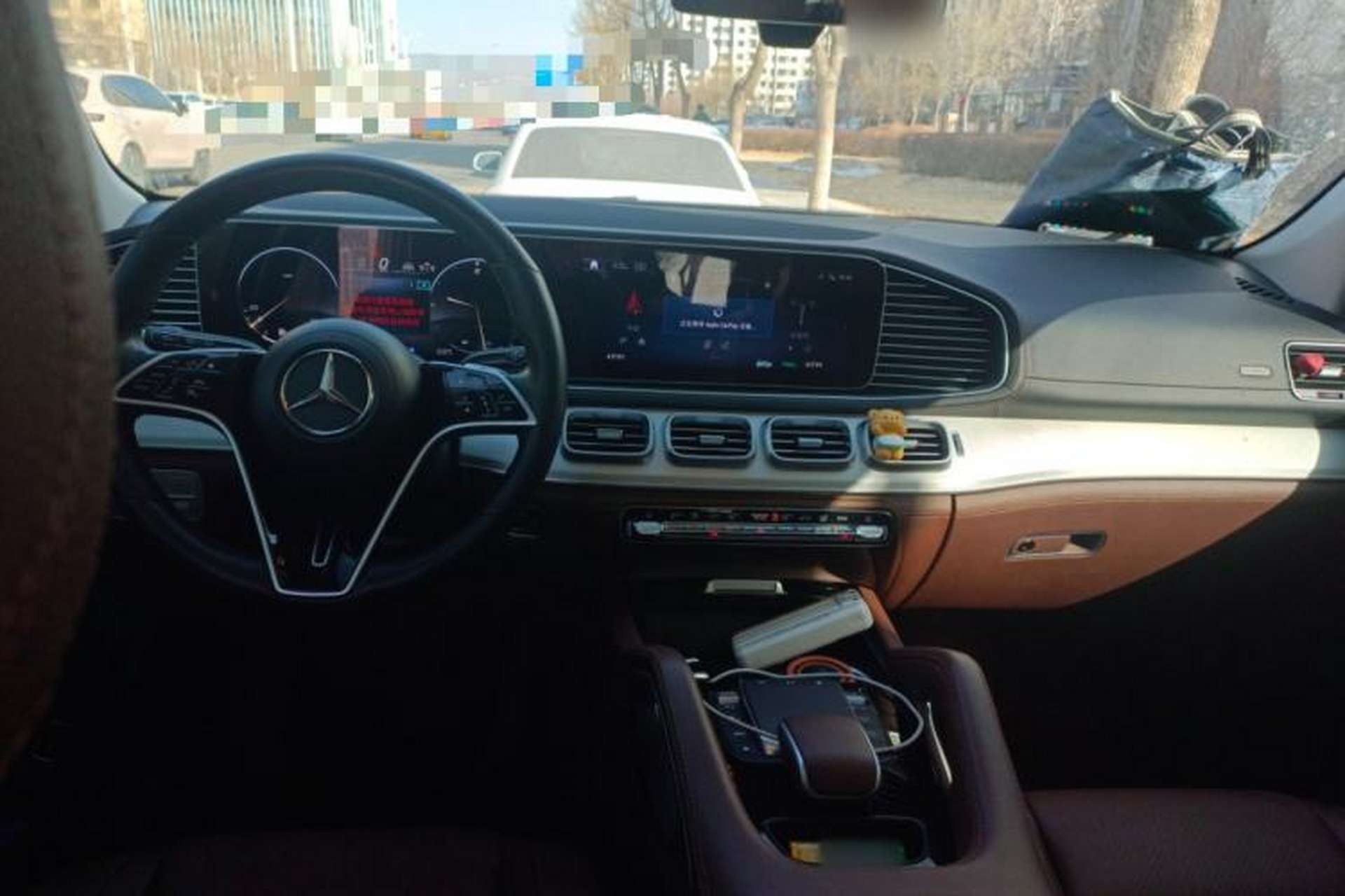 Used Mercedes-Benz GLE-Class 2024 GLE 350 4MATIC Dynamic Edition Center Console