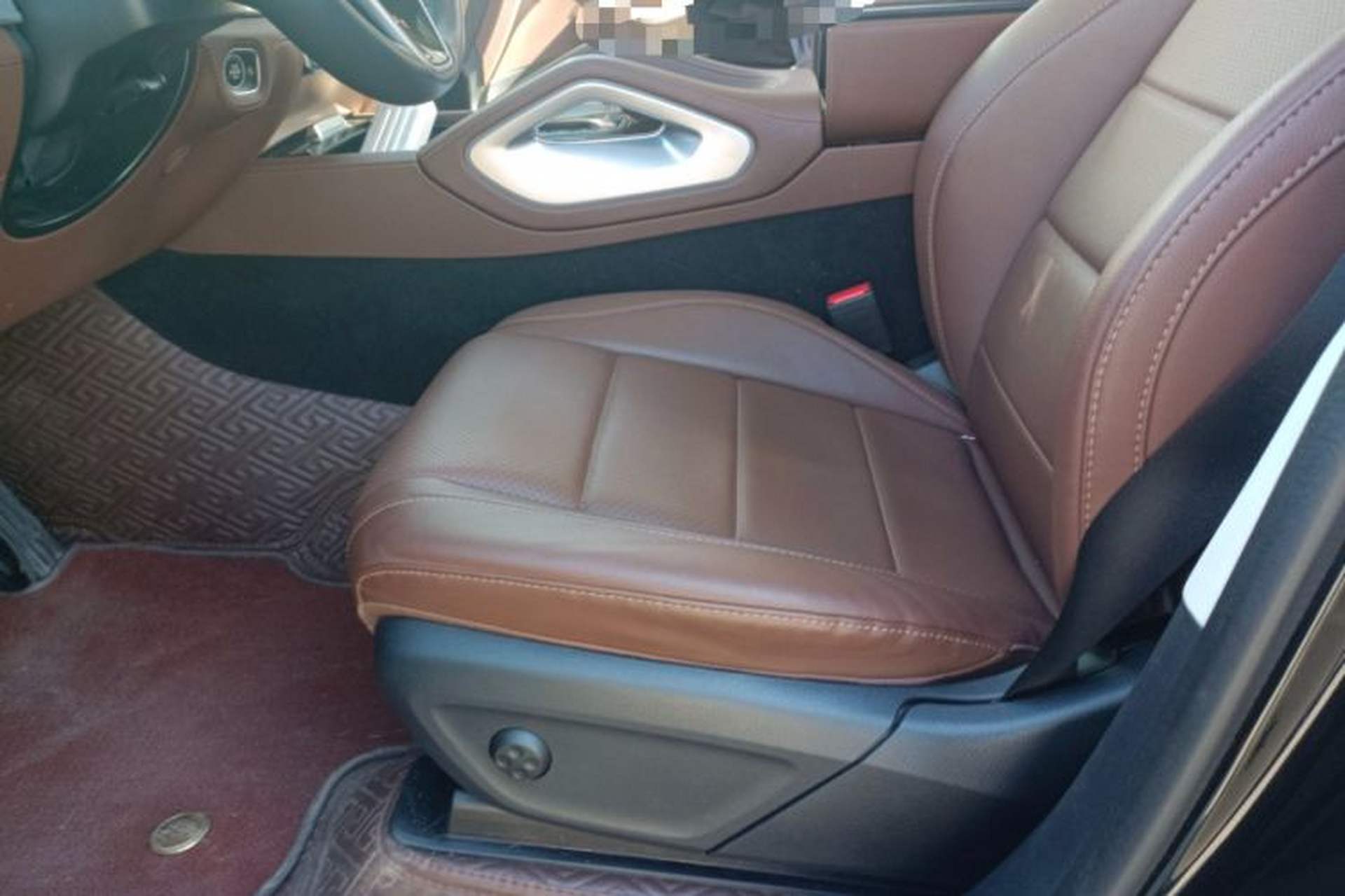 Used Mercedes-Benz GLE-Class 2024 GLE 350 4MATIC Dynamic Edition Left Front Seat