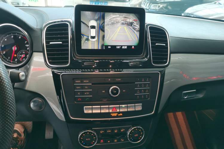 Used Mercedes-Benz GLE Coupe 2018 GLE 320 4MATIC Coupe SUV Audio And AC Panel