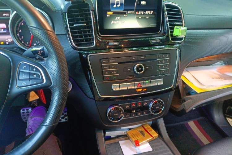 Used Mercedes-Benz GLE Coupe 2015 GLE 320 4MATIC Coupe SUV Audio And AC Panel