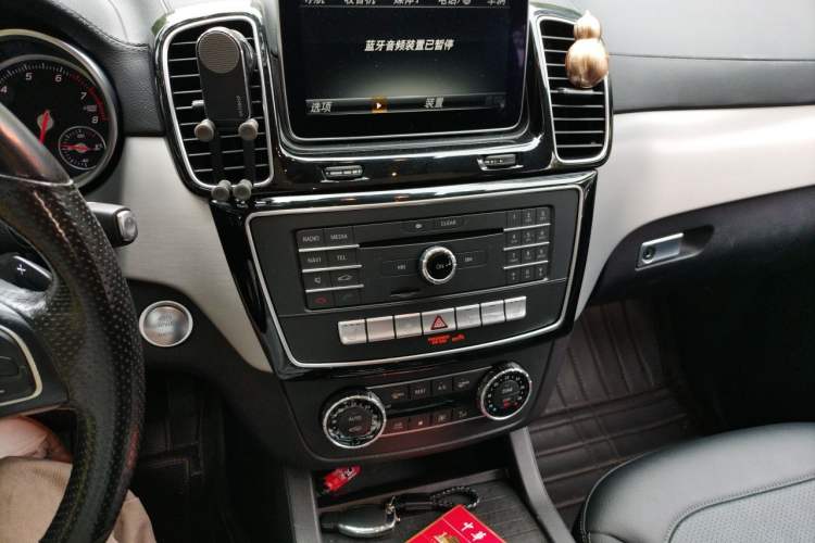 Used Mercedes-Benz GLE Coupe 2015 GLE 400 4MATIC Coupe SUV Audio And AC Panel