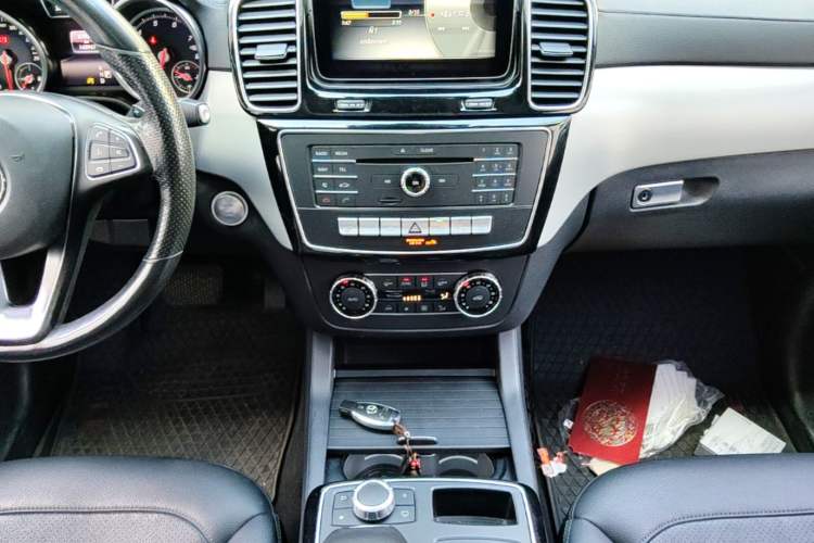 Used Mercedes-Benz GLE Coupe 2015 GLE 320 4MATIC Coupe SUV Audio And AC Panel
