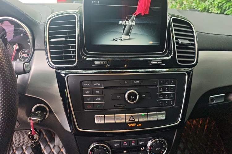 Used Mercedes-Benz GLE Coupe 2015 GLE 320 4MATIC Coupe SUV Audio And AC Panel