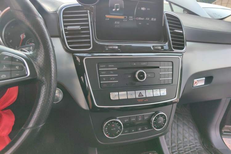 Used Mercedes-Benz GLE Coupe 2015 GLE 320 4MATIC Coupe SUV Audio And AC Panel