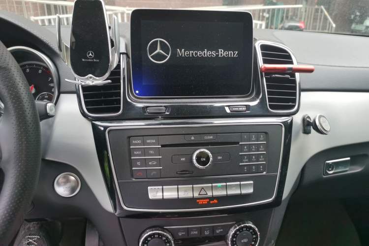 Used Mercedes-Benz GLE Coupe 2015 GLE 320 4MATIC Coupe SUV Audio And AC Panel