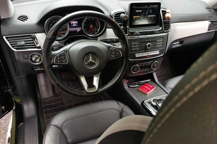 Used Mercedes-Benz GLE Coupe 2015 GLE 400 4MATIC Coupe SUV Center Console