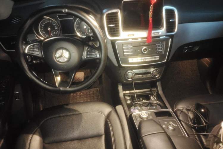 Used Mercedes-Benz GLE Coupe 2015 GLE 320 4MATIC Coupe SUV Center Console