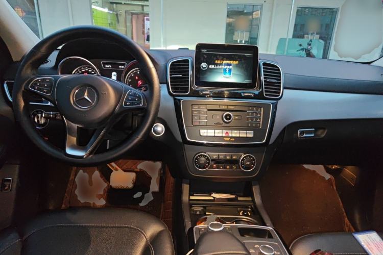 Used Mercedes-Benz GLE Coupe 2015 GLE 320 4MATIC Coupe SUV Center Console