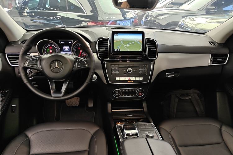 Used Mercedes-Benz GLE Coupe 2015 GLE 400 4MATIC Coupe SUV Center Console